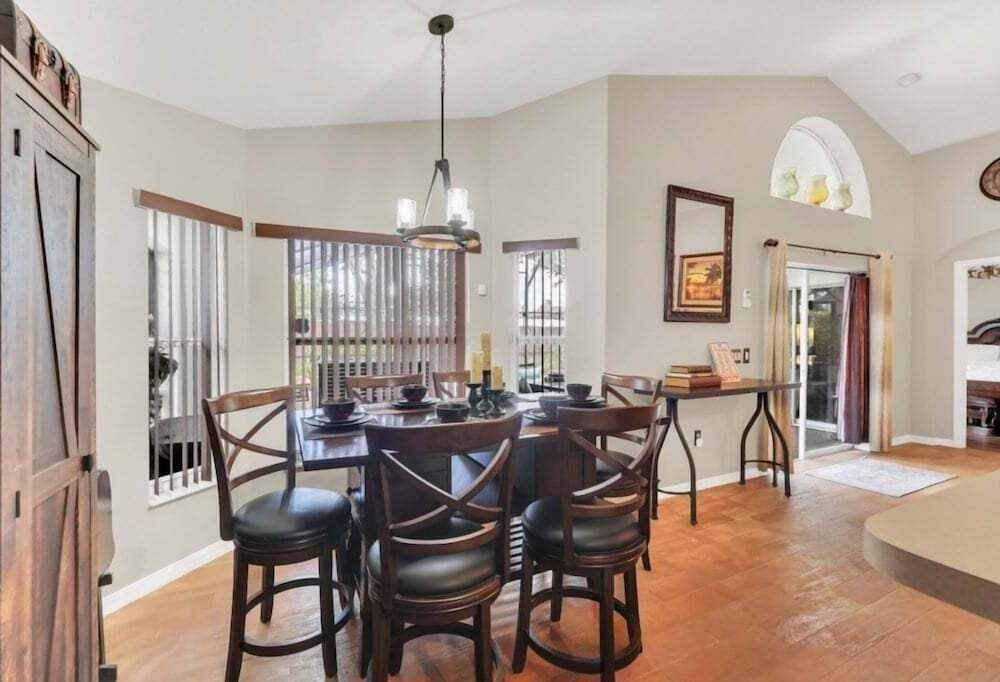 Large 4 bedroom Pool Home With Relaxing Vibes 4 Villa