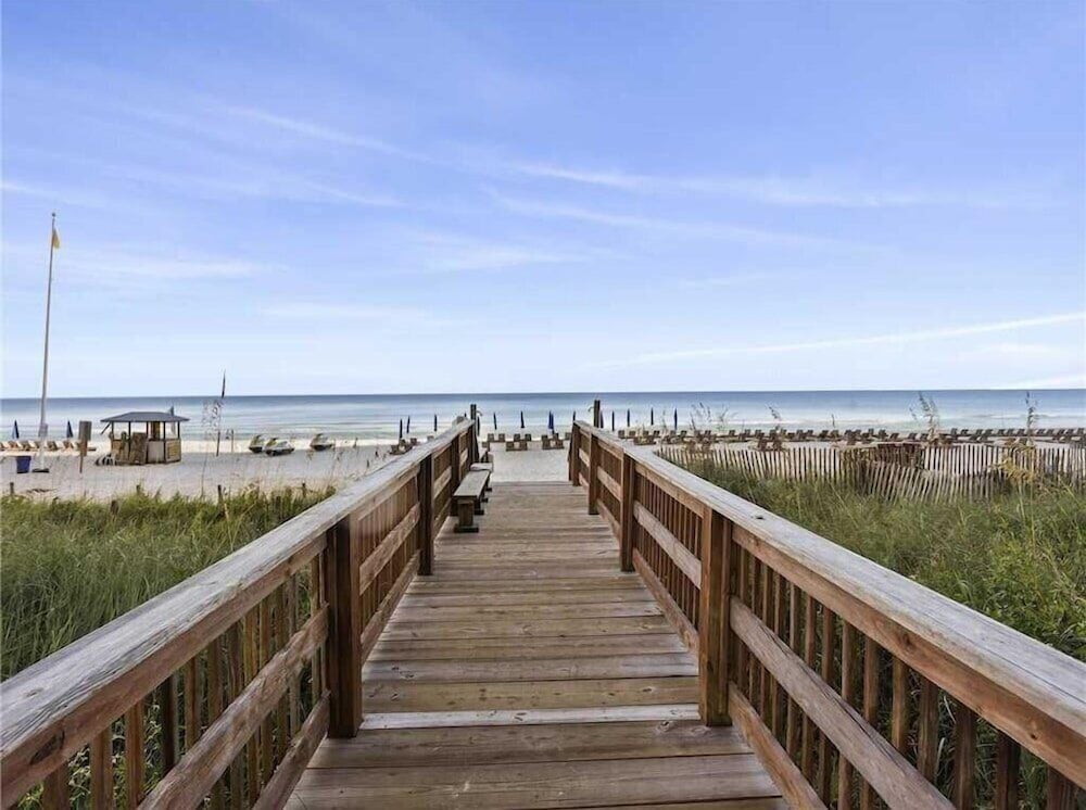 BEAUTIFUL CONDO ON THE BEACH, UNIT 1708 view 4