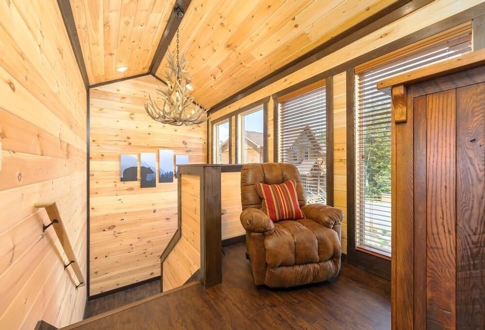Above The Rest - 4 Bedrooms, 4.5 Baths, Sleeps 12 4 Home by RedAwning view 5