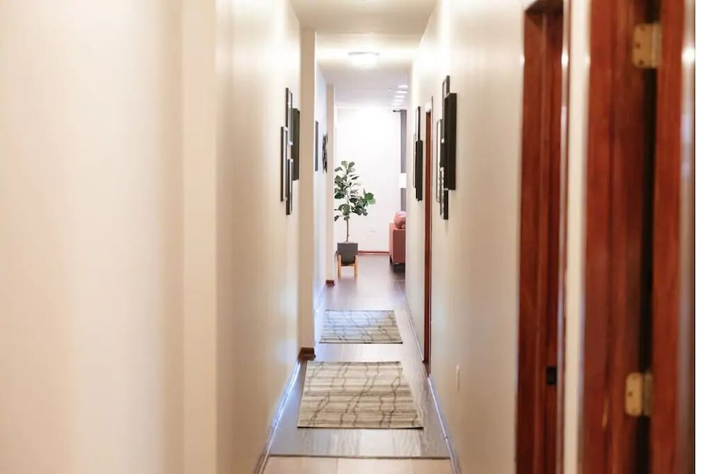 2BR Apt - Central Modern