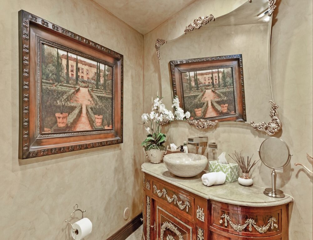 Robmar Mansion - Beverly Hills Mediterranean Estate With Pool & Sport Court