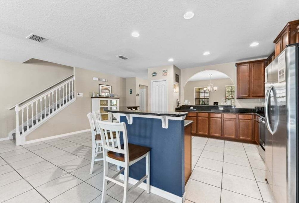 Spacious 6br Villa W/ Private Pool near Disney 6 Bedroom Villa