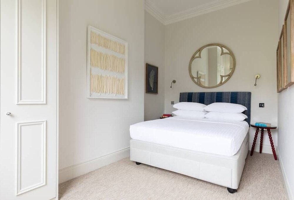 Coleherne Road III by Onefinestay
