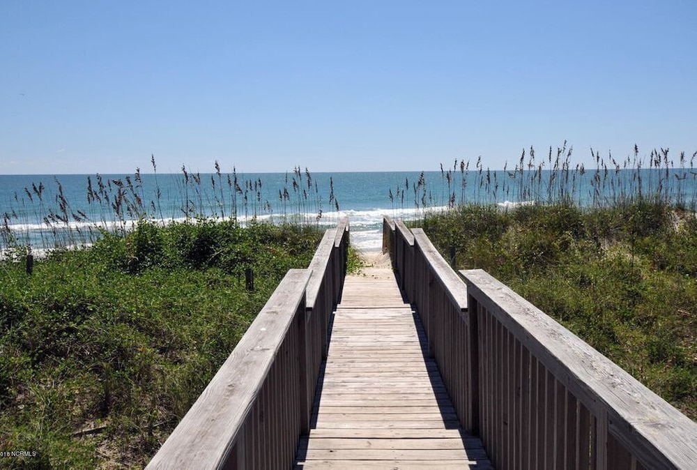 Sandy Feet by Topsail Realty