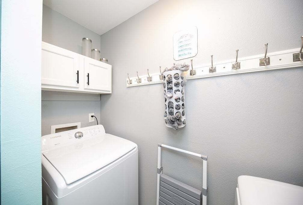 Delightful 3BR Condo Near Gulf Shores With Pool & Hot Tub