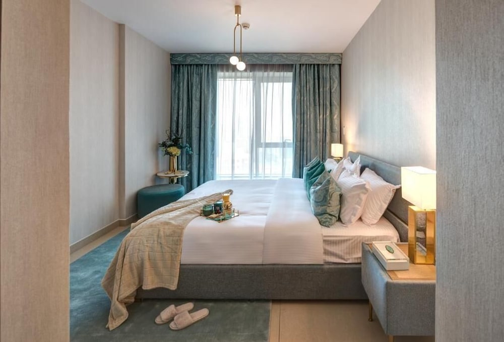Durrani Homes - Designer 2BR Apt with stunning Burj Khalifa and Fountain View