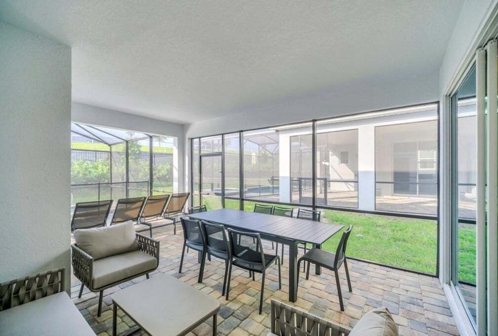 Private Pool, Spa, Movie Theater Room For Family! 7 Bedroom Villa