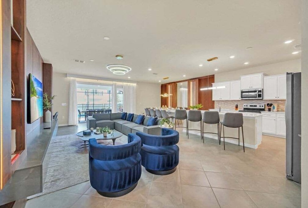 Everyone's Family Fun Home, Slides In Kids Rooms 10 Bedroom Villa
