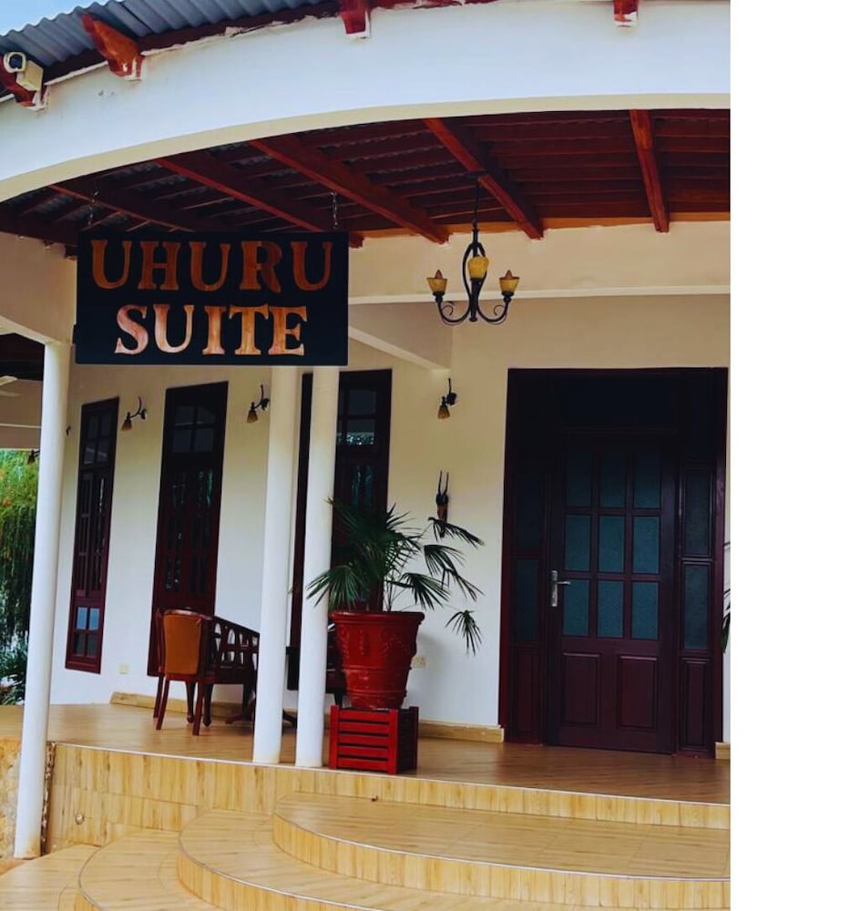 Hellen's Riverside Villas