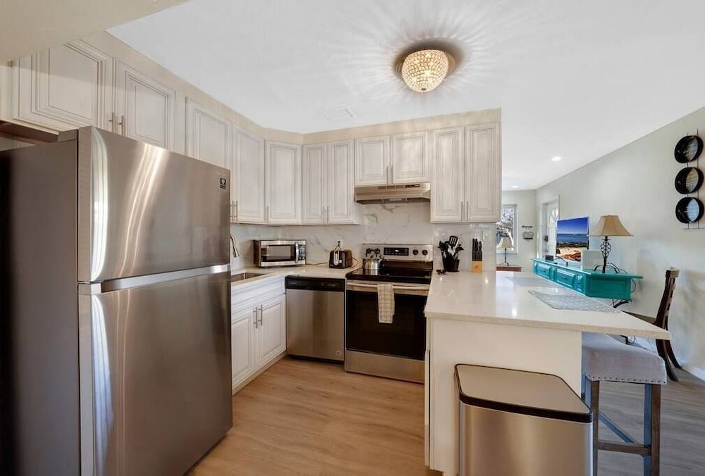 Fort Lauderdale Vacations - Yellow House in Davie - Property Image 12