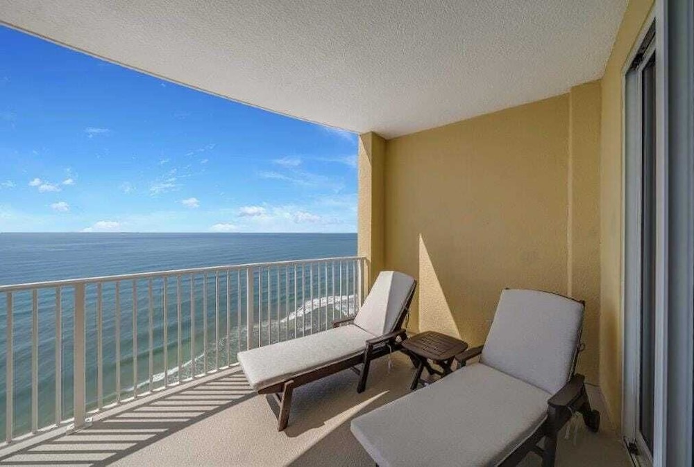 The Shore Break by Avantstay Gulf Front + Pool