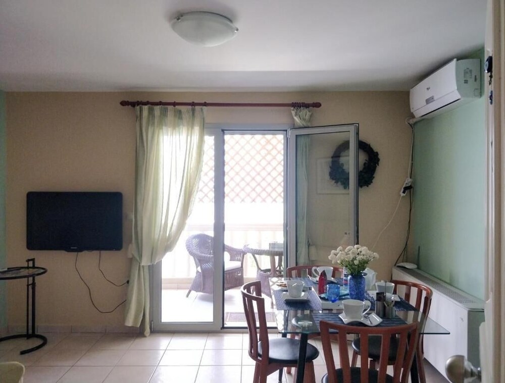 Sior Dionysios Apartments
