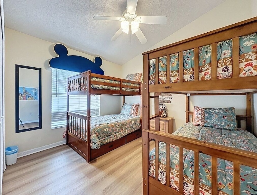Incredible 4 Bed Pool/spa Home, Minutes To Disney 4 Bedroom Villa