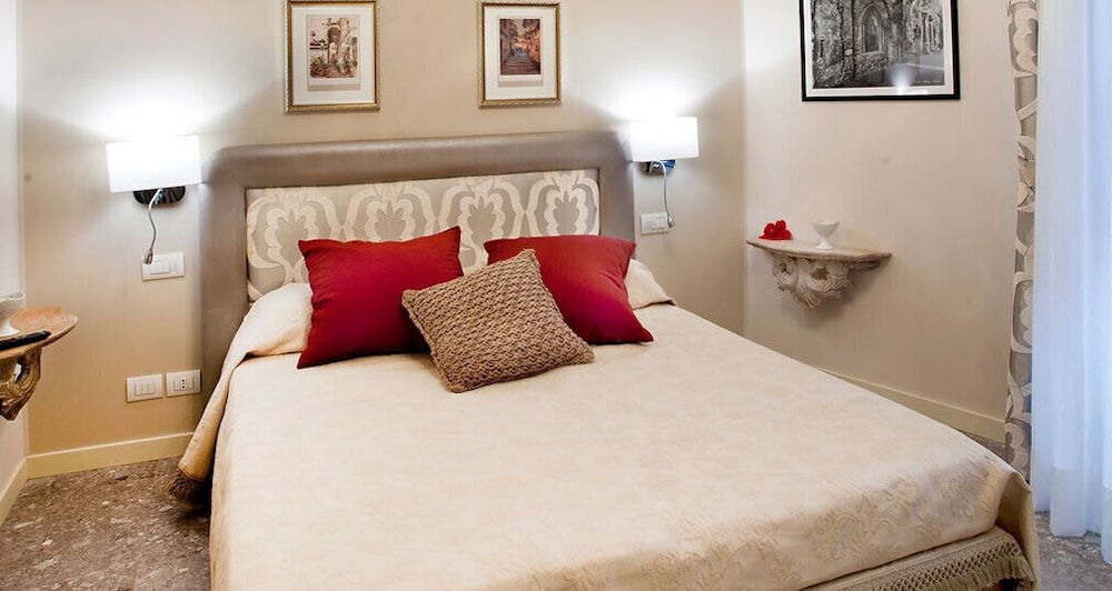 Porta Di Mezzo Luxury suites and rooms