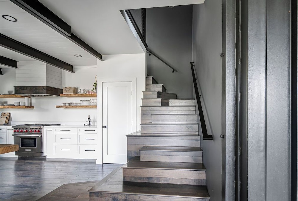 Luxury Hill Country Container Home - Near Alamo Springs Cafe