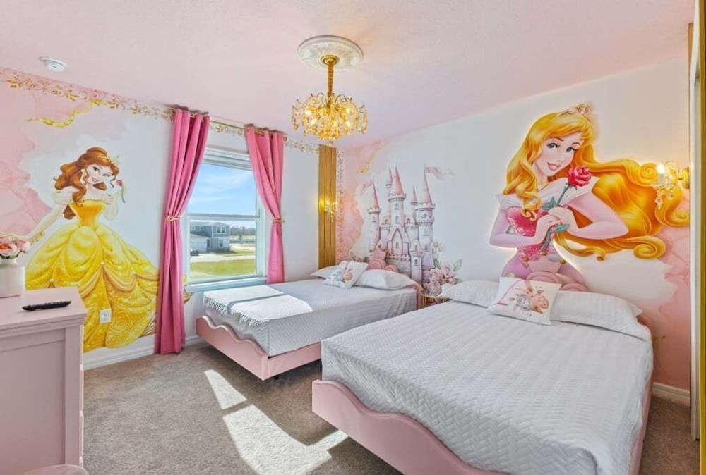 Disney's Castle Mania Home! 7 Bedroom Villa