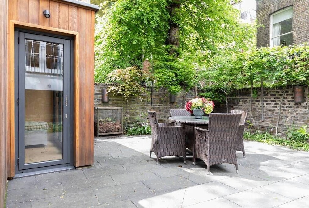 Westgate Terrace VI by Onefinestay