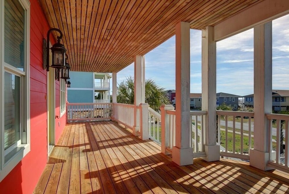 Halfway To Heaven 5 Bedroom Home by RedAwning
