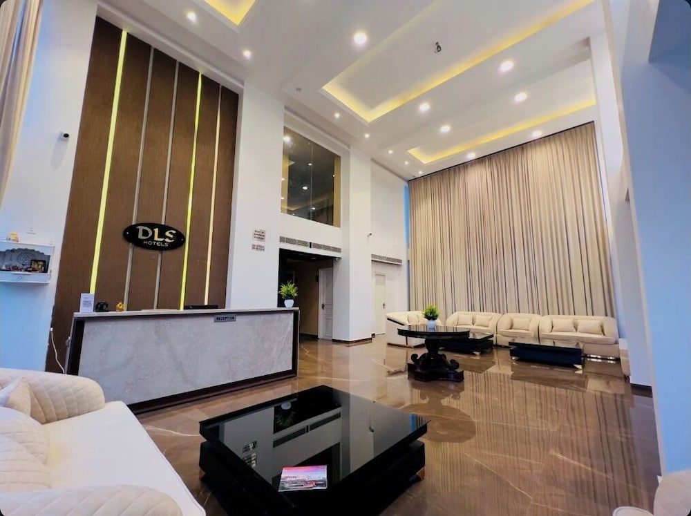 Claret inn by Lawrence Hotels