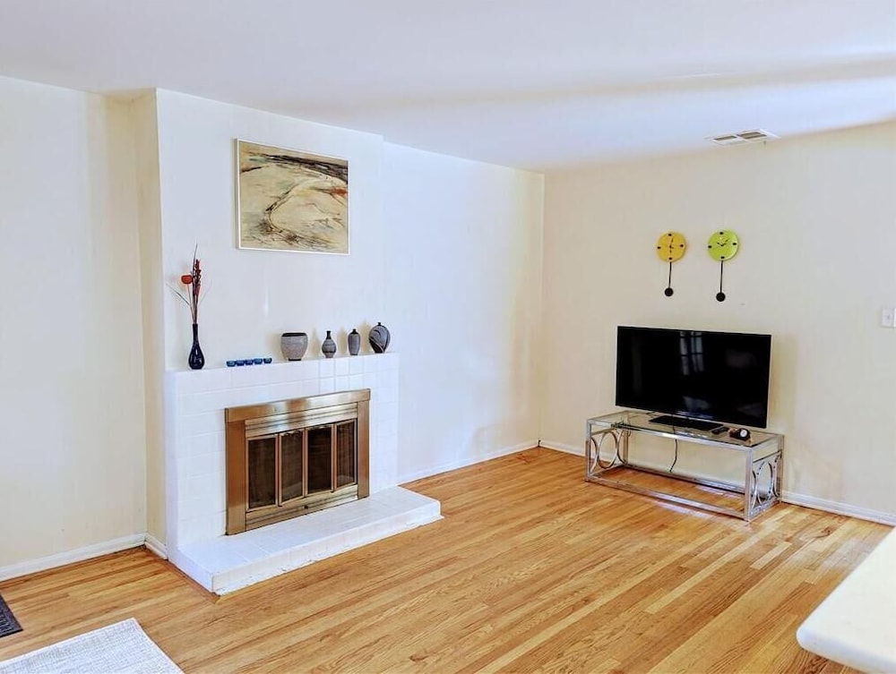 Convinient Location in Los Angeles