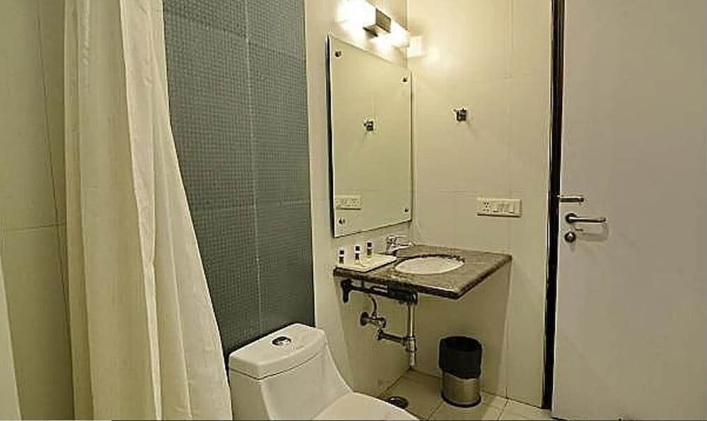 Hotel Impress By RMR Hotels