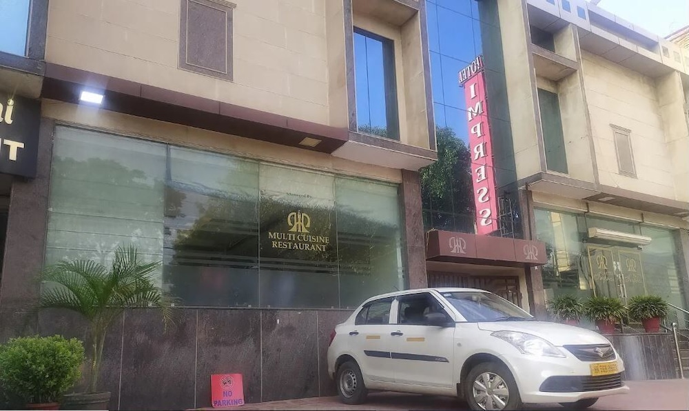 Hotel Impress By RMR Hotels