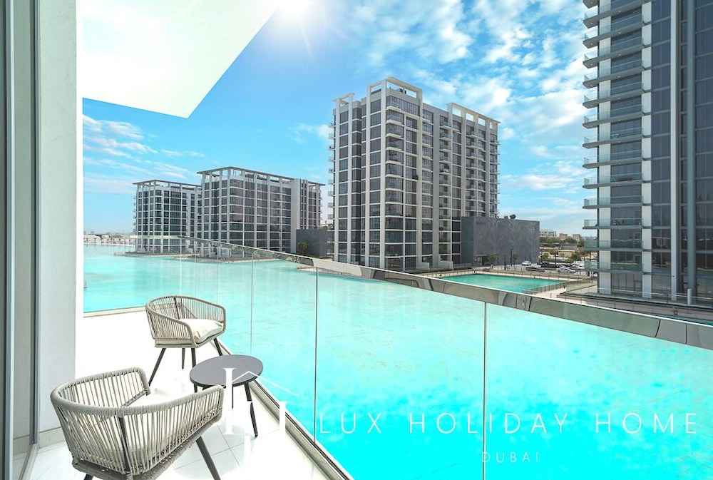 LUX Burj Khalifa Lagoon View Suite 2