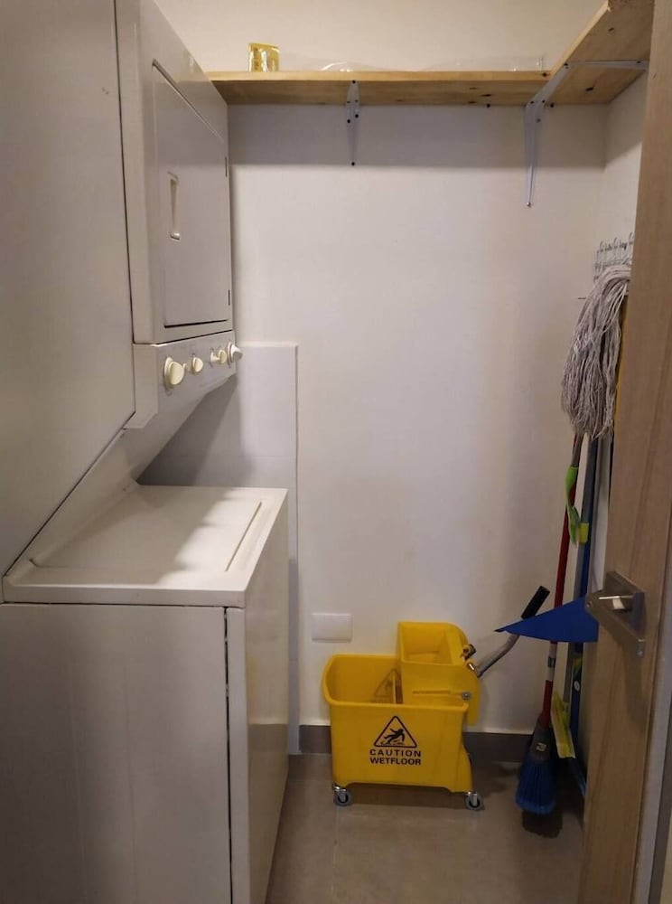 Luxury Condo 1 Br Pool Excellent Location
