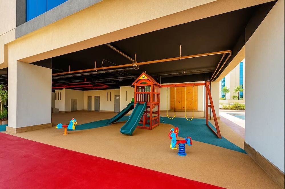 Jeewar JVC near Circle Mall Pool Gym