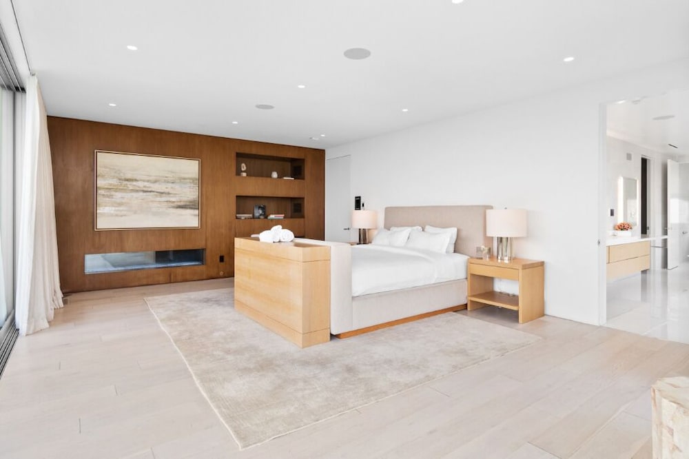 Beverly Grove - Image 3