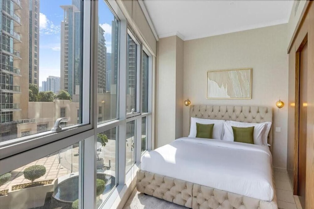 Durrani Homes - The Luxe 3br with Burj Khalifa and Fountain View - Third room without partition