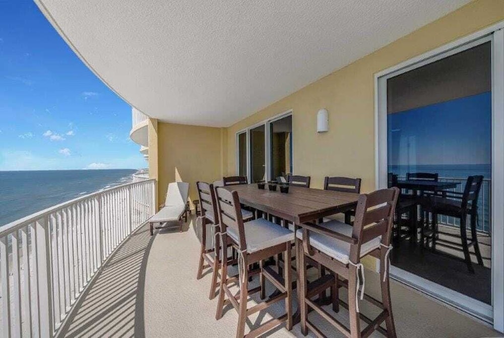 The Shore Break by Avantstay Gulf Front + Pool