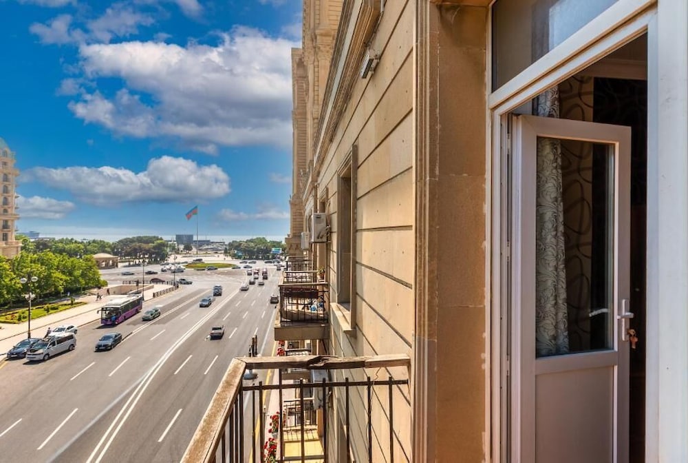 Formula Apartment Sea view & Balcony
