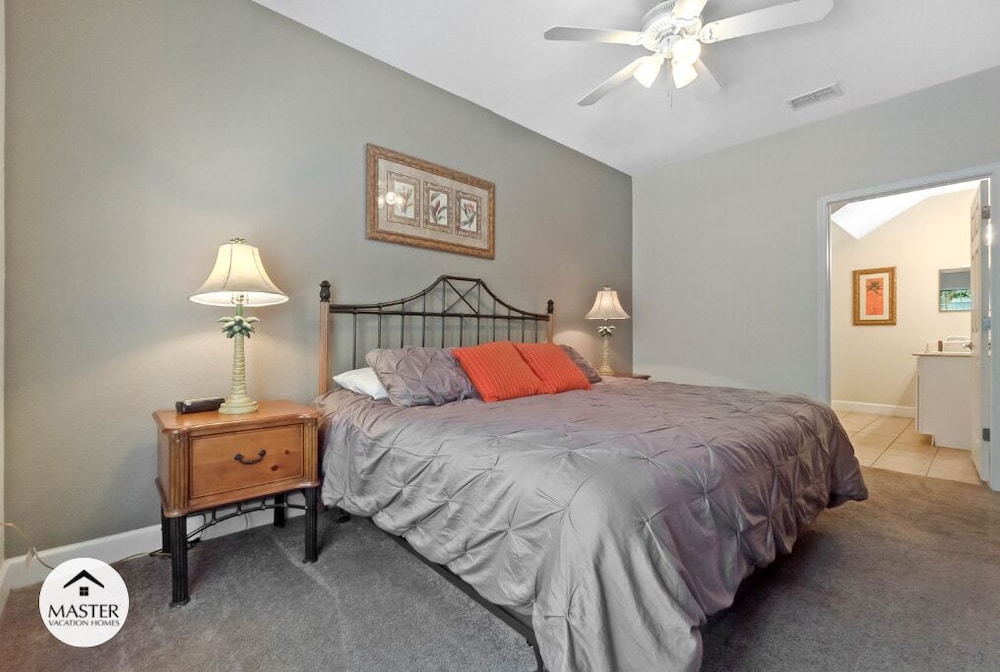 3 Bedrooms S / Lucaya Village Townhouse by RedAwning view 4