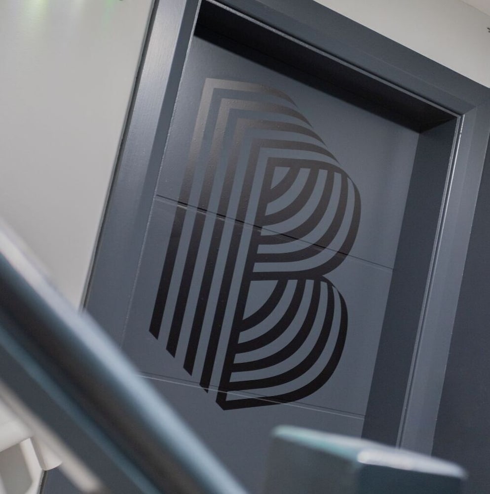 Central Belfast Apartments: 7 Camden Street