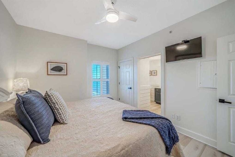 Coastal Hippy Chic by Avantstay Oceanfront, 2 Pools, Beach Chairs Incl