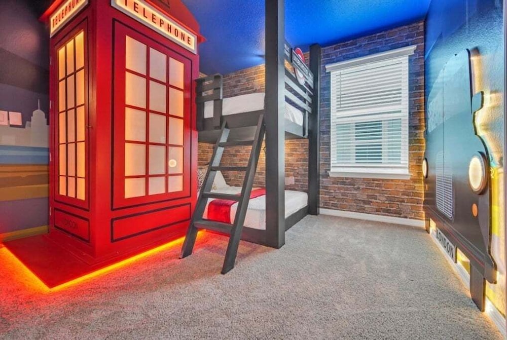 Everyone's Family Fun Home, Slides In Kids Rooms 10 Bedroom Villa