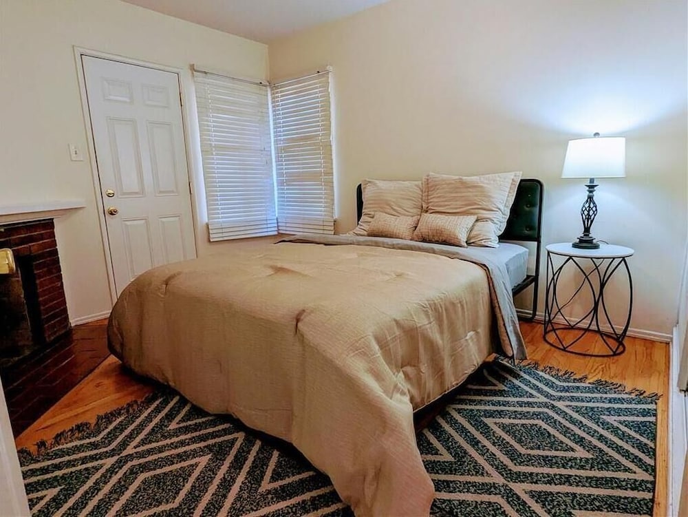 Convinient Location in Los Angeles