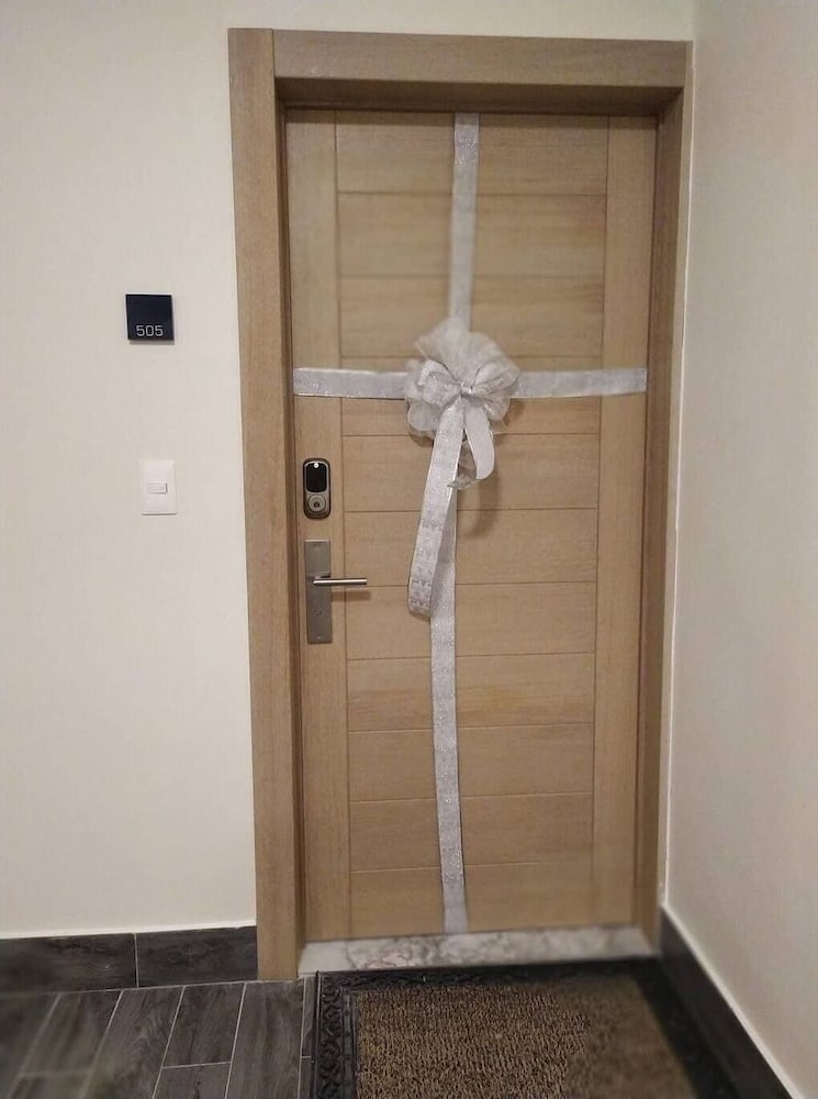 Luxury Condo 1 Br Pool Excellent Location