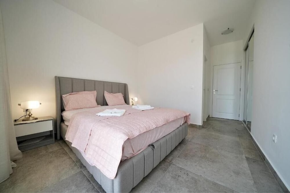 Ventus Rosa Villa view 3