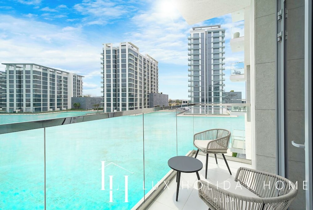 LUX Burj Khalifa Lagoon View Suite 2