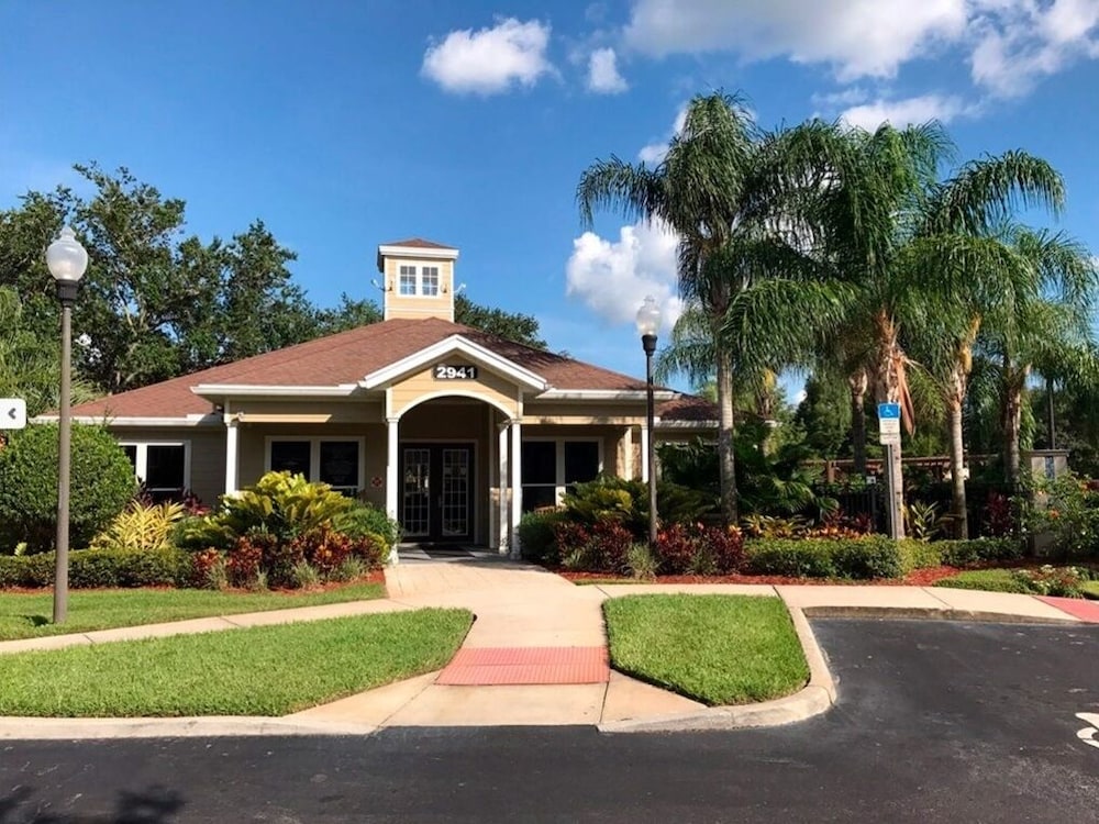 Family Retreat 3 Miles To Disney & Attractions 3 Bedroom Townhouse