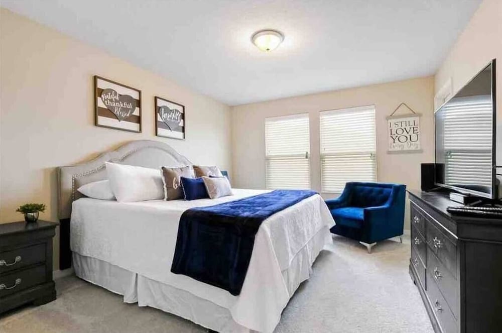 Compass Bay - Big Vacation Homes