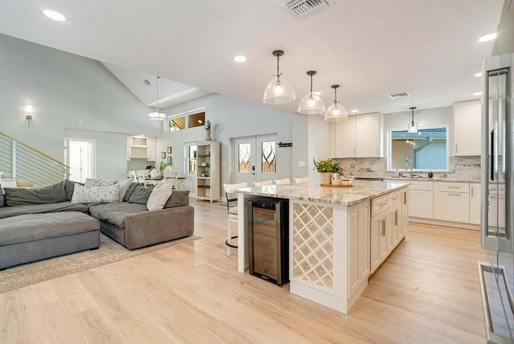 Luxury Waterfront Home in Sarasota