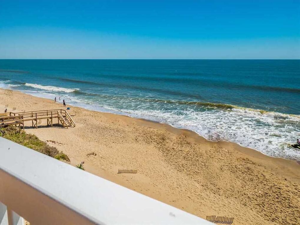 Ocean Dunes by Carolina Retreats
