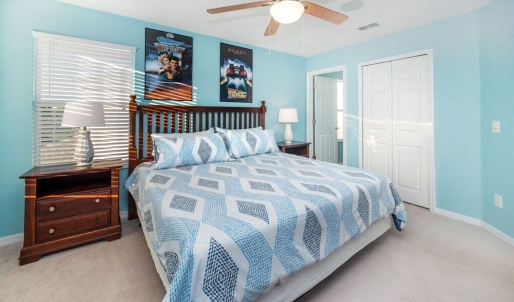 Spacious Emerald Island Home, Private Pool & Minutes To Disney! 6 Bedroom Villa