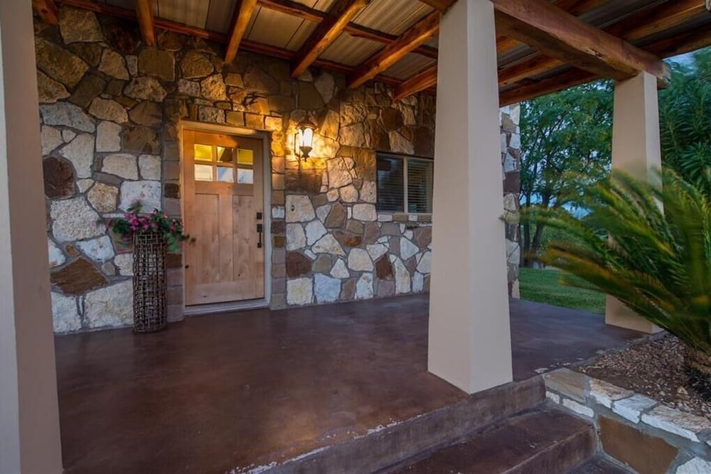 Hillview Estate