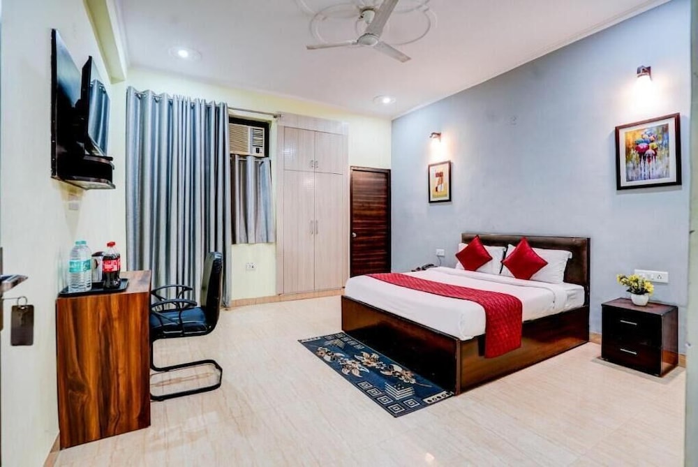 Hotel maayra inn