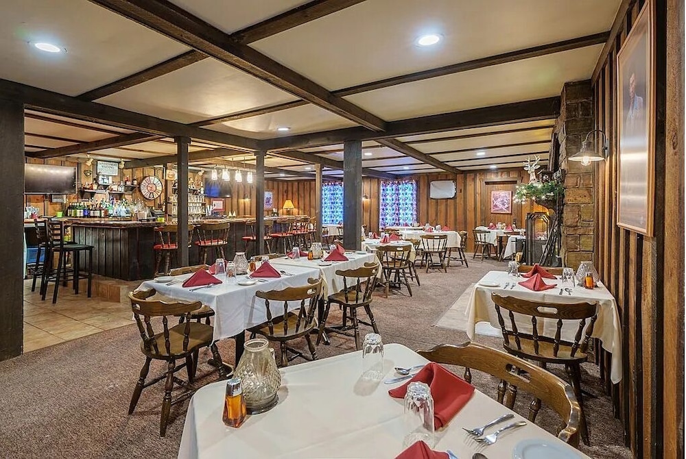 Cascade Inn