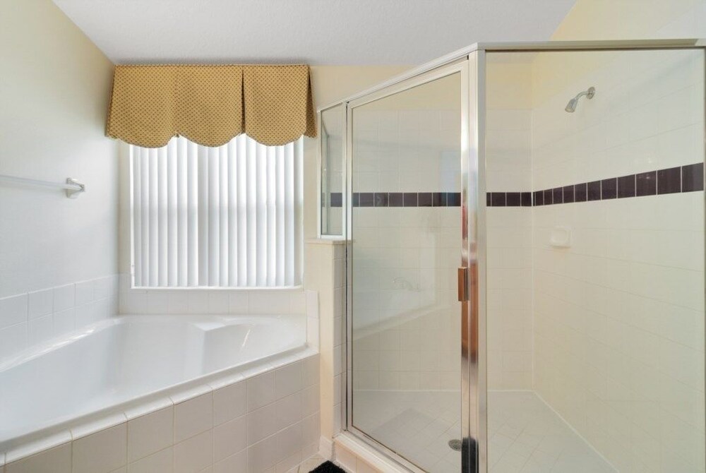 Gated 4 Bed With Pool And Spa Close To Disney 4 Bedroom Villa